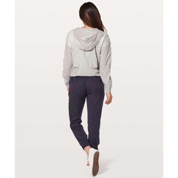 Lululemon Hood Lite Jacket in Chrome Packable Jacket Size 4 - Picture 2 of 9